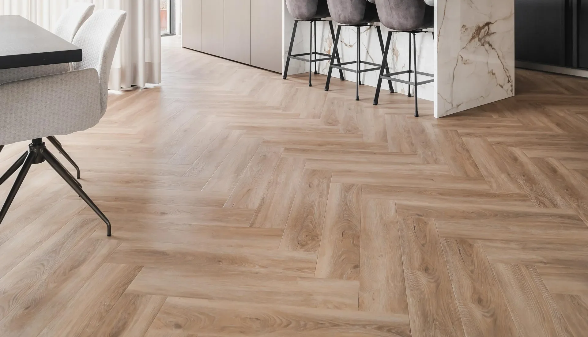 De voordelen van een visgraat PVC-vloer: stijlvol en praktisch